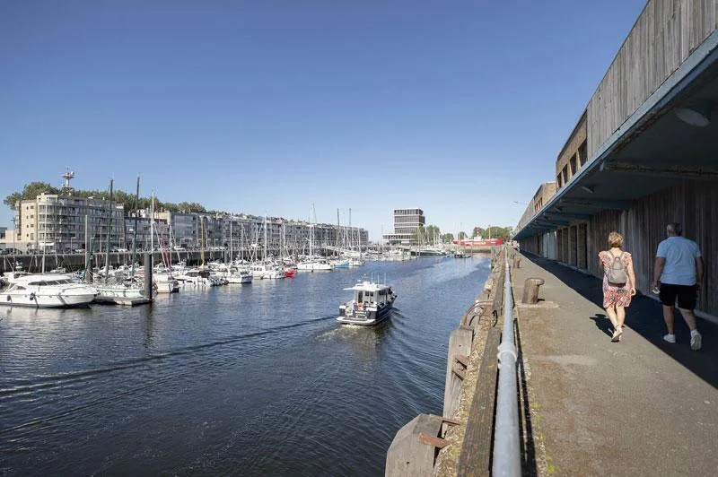Zeebrugge strand, marina, haven en Belgische kust trekpleisters