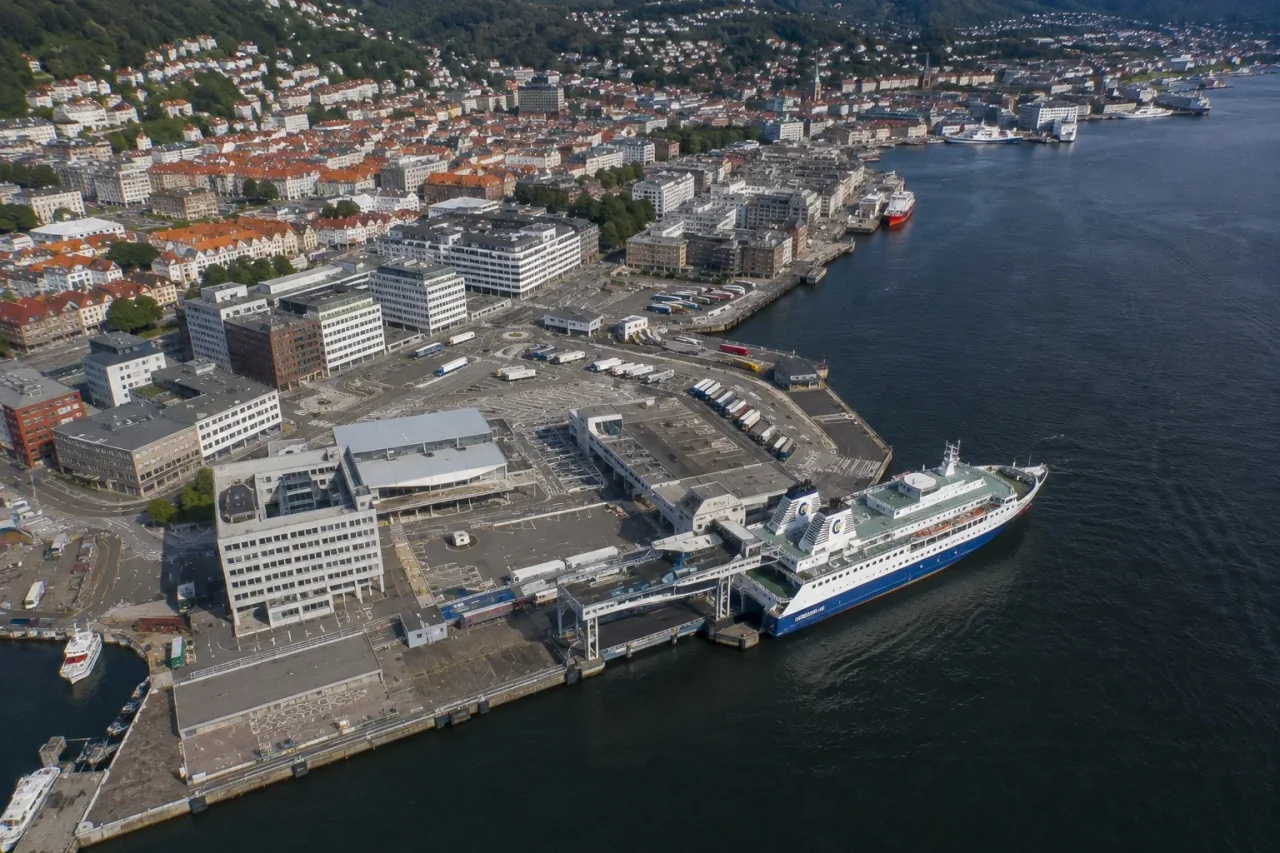 Bergen passagiersveerboothaven en haven in westelijke Noorwegen