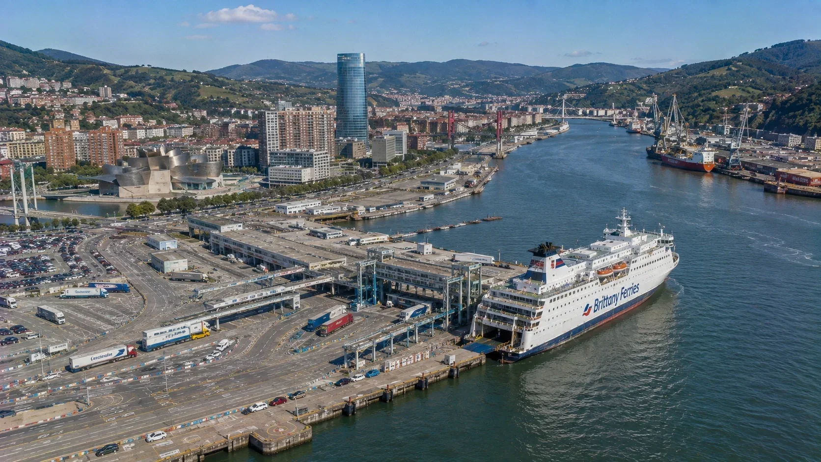 Haven van Bilbao passagiersveerbootterminal in Zierbena
