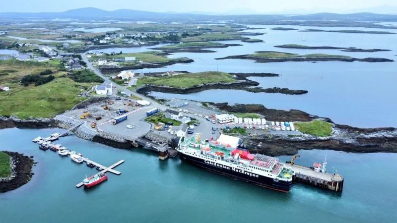 Lochmaddy veerboothaven in North Uist