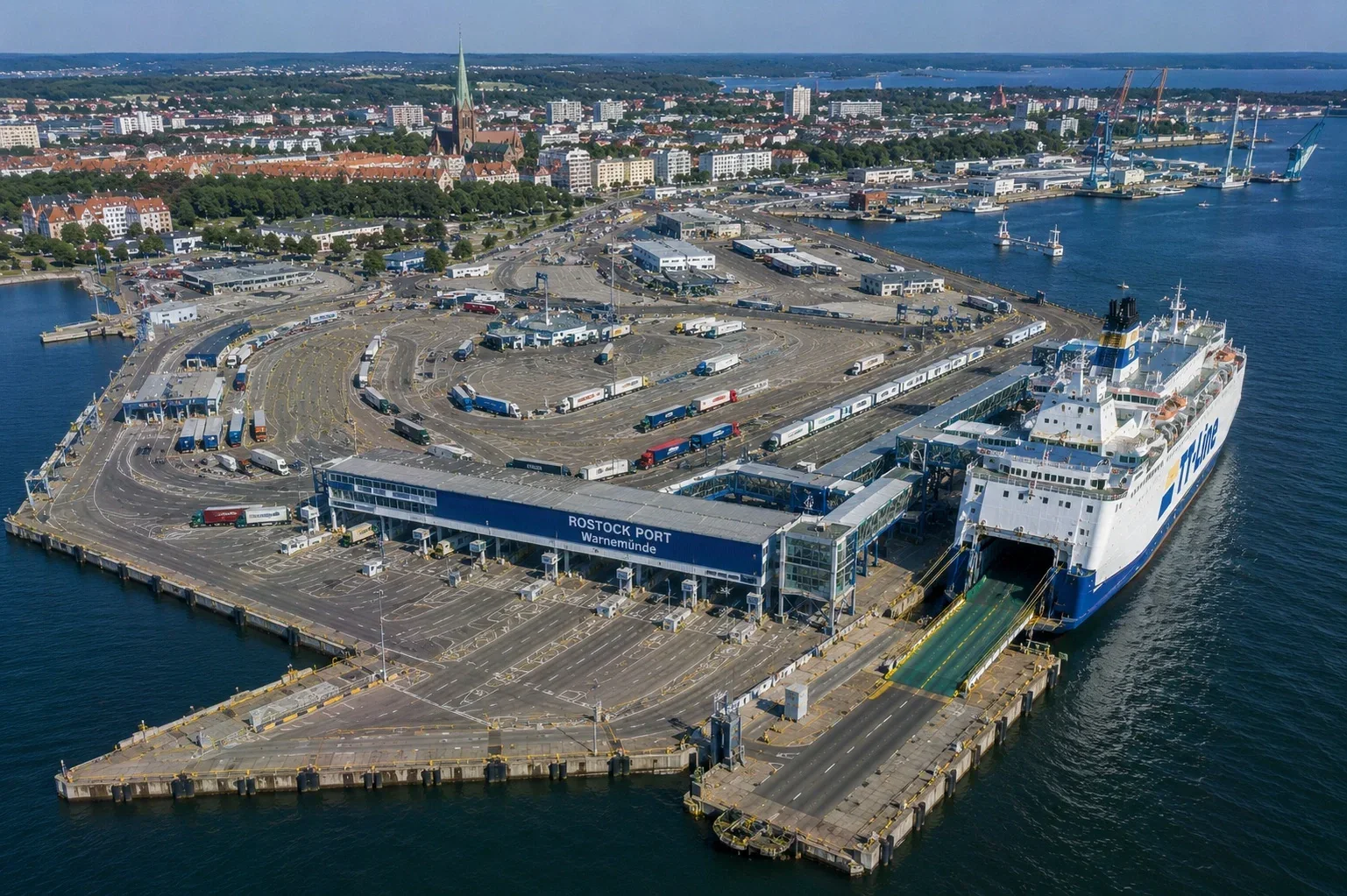 Rostock veerboothaven in Noord-Duitsland