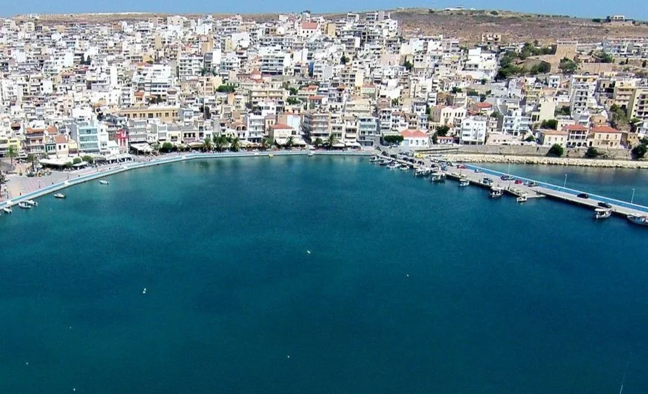 Sitia haven en oostelijke Kreta kustlijn