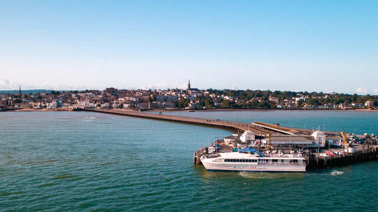 FastCat van Wightlink voor Ryde Pier Head