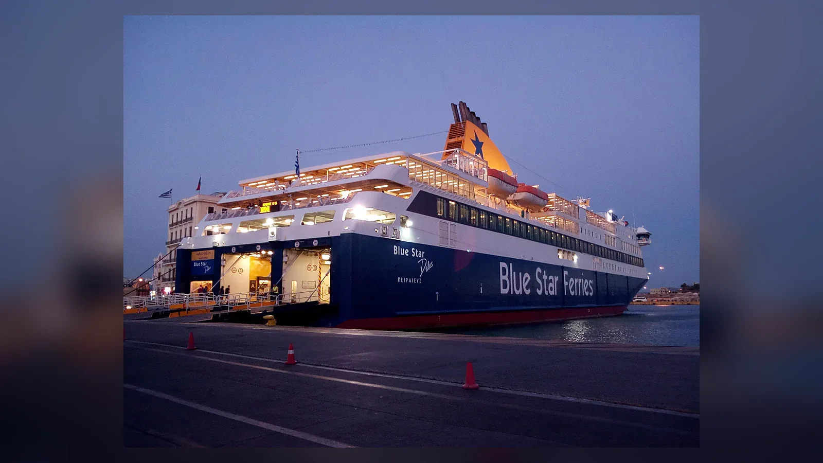 Blue Star Ferries passagiers- en voertuigveerboot