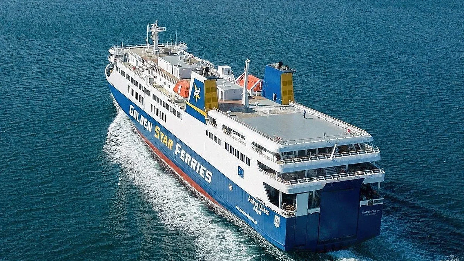 Schip van Golden Star Ferries voor de route Rafina–Paros