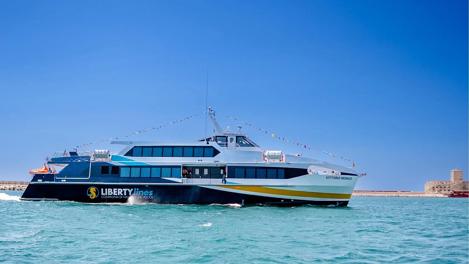 Liberty Lines HSC Vittorio Morace snelle hybride passagiersschip